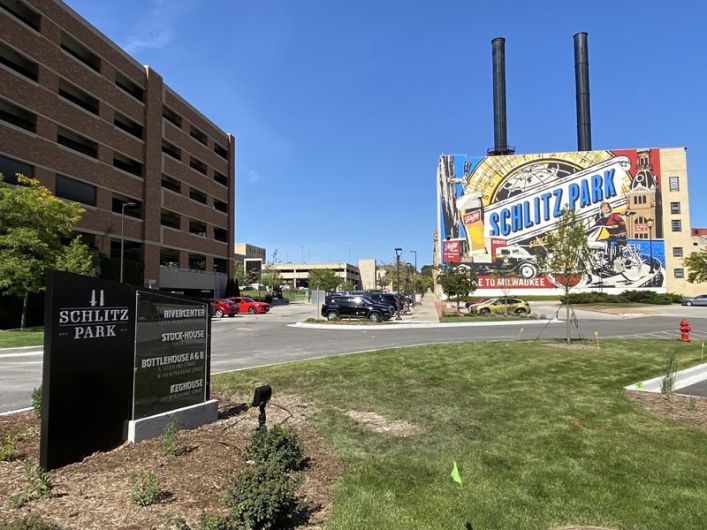 Schlitz Park Monument Sign - Milwaukee, WI